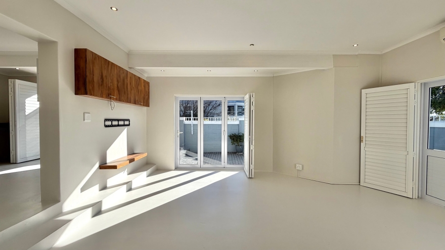 2 Bedroom Property for Sale in Paradyskloof Western Cape